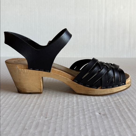 Swedish Hasbeens Black Woven Sandal Clogs - Picture 8 of 15